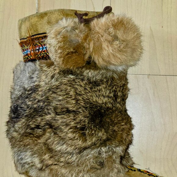 SIZE 7 MUKLUKS! REAL FUR! - Picture 4 of 6